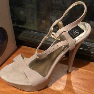 New💥 Italian designer ISLO Heels 👠